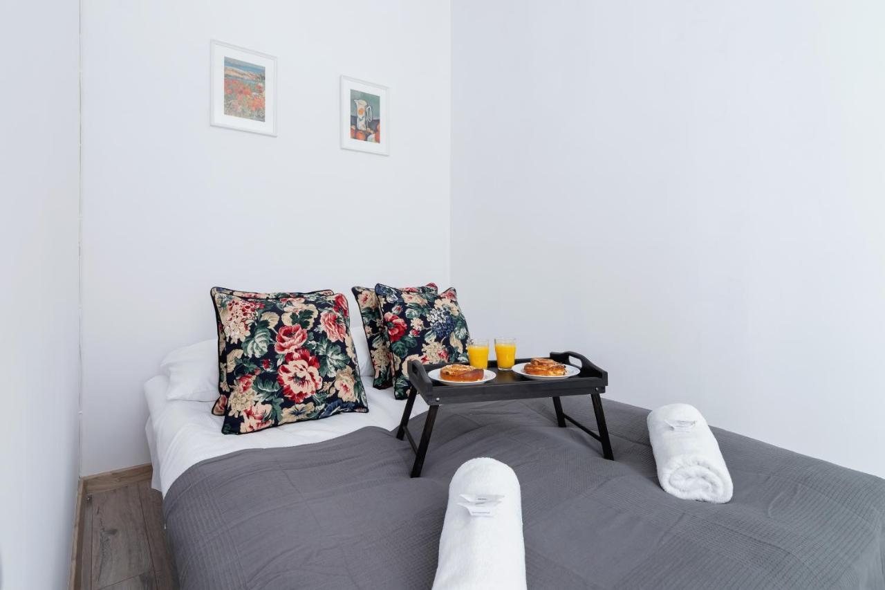 Apartment Bosacka Cracow By Noclegi Renters Krakow Bagian luar foto